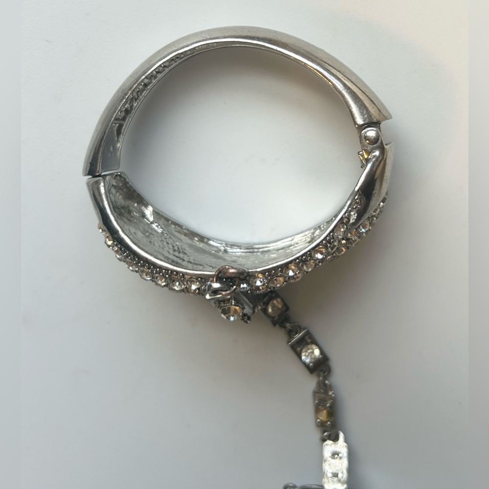 Vintage Hand Chain Rhinestone Bracelet and Ring Statement Silver Glam Jewelry - Picture 7 of 14